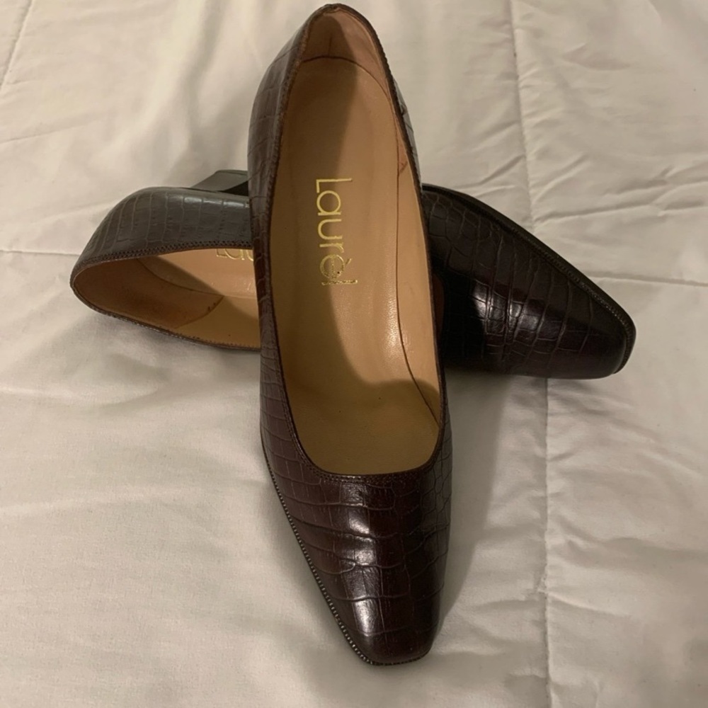 Laurèl crocodile-embossed leather pumps
